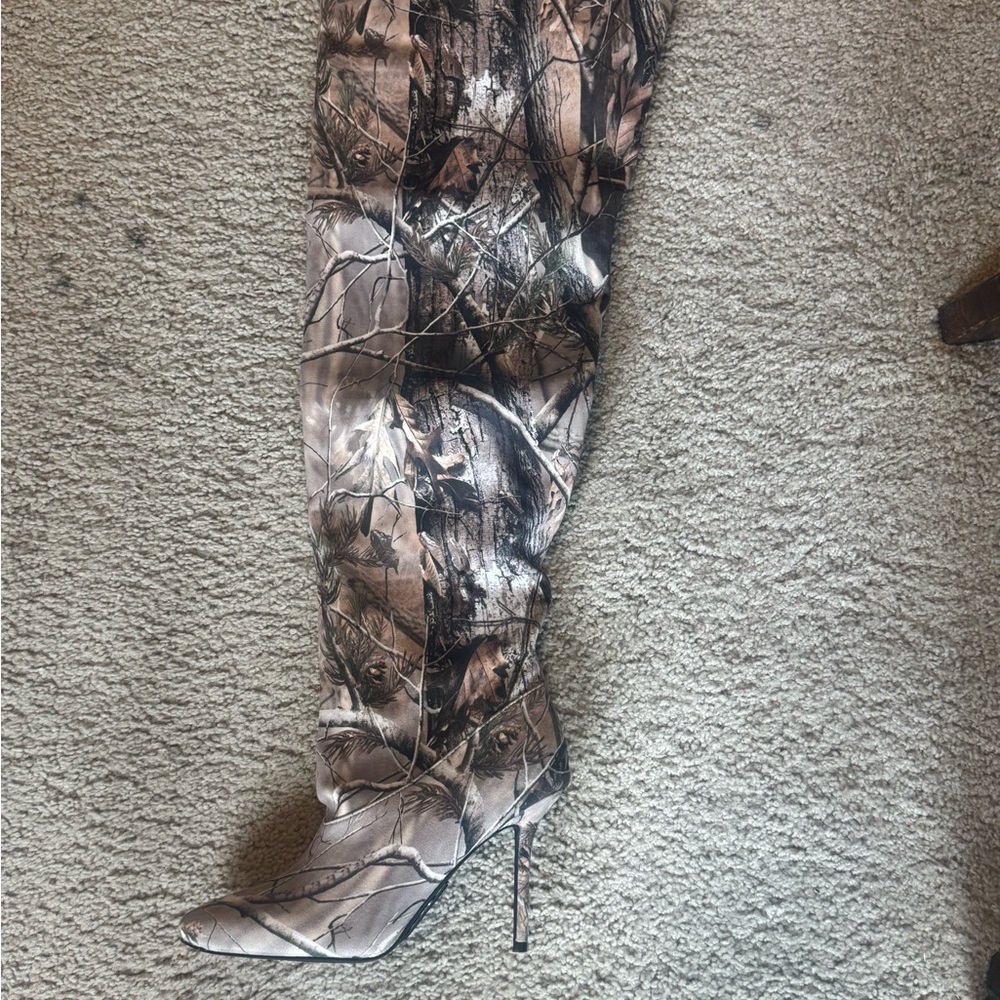 Stylish Camouflage Over-the-Knee Boots - Picture 2 of 4